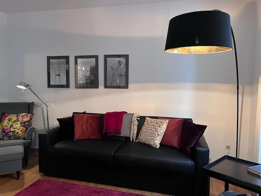 Seeglueck Seeliebe - Charmante Jugendstilwohnung Mit Parkplatz Direkt Im Zentrum Nahe Bahnhof Und Seeufer In Apartment