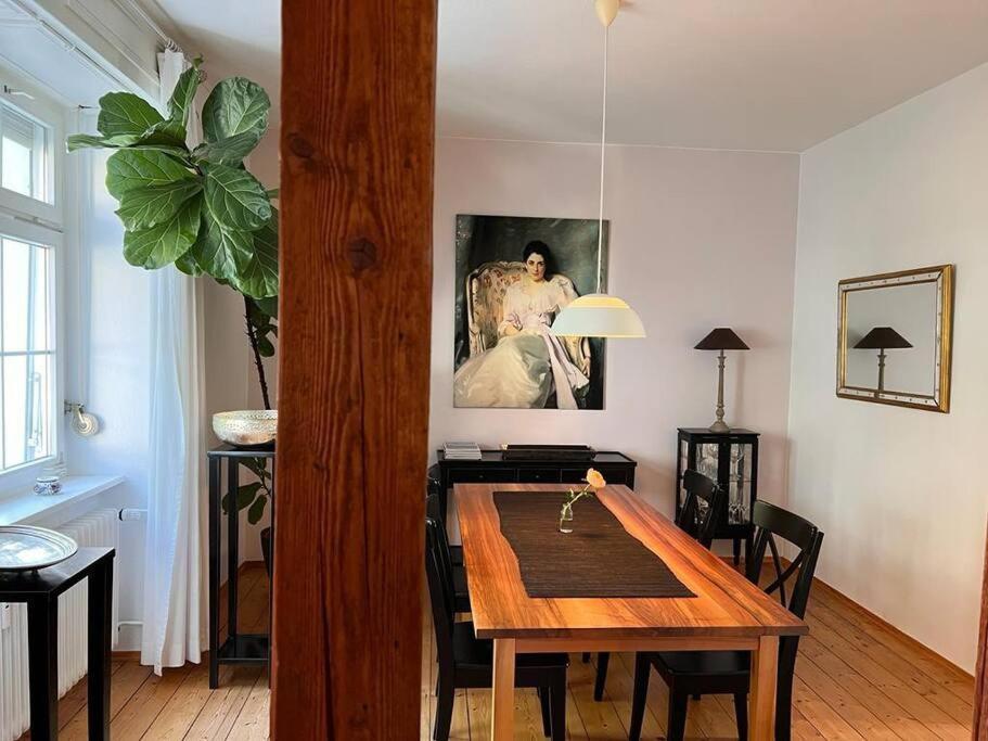 Seeglueck Seeliebe - Charmante Jugendstilwohnung Mit Parkplatz Direkt Im Zentrum Nahe Bahnhof Und Seeufer In Apartment