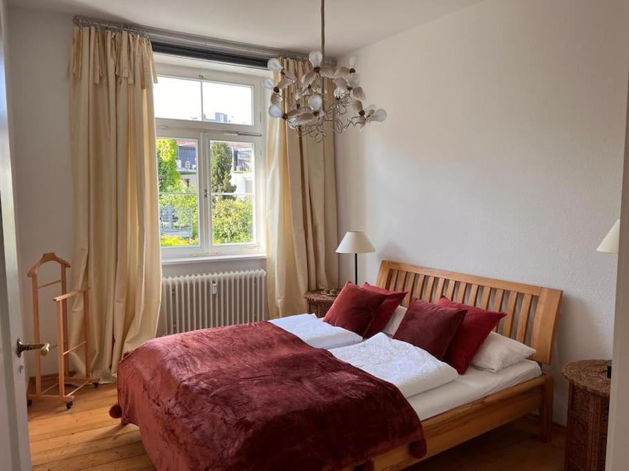 Seeglueck Seeliebe - Charmante Jugendstilwohnung Mit Parkplatz Direkt Im Zentrum Nahe Bahnhof Und Seeufer In Apartment Konstanz